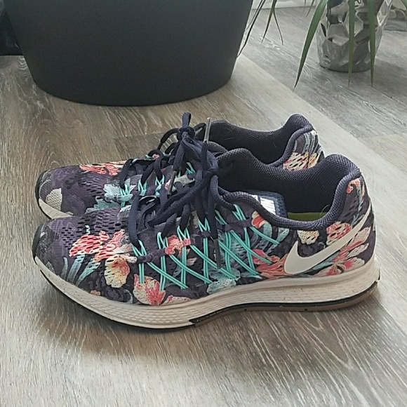 Nike Shoes - Nike zoom Pegasus 32